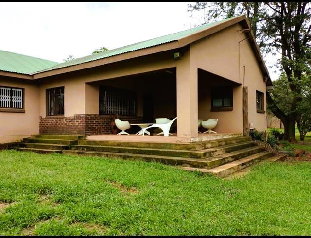 4 BEDROOM HOUSE FOR SALE IN HOUTKOP AH